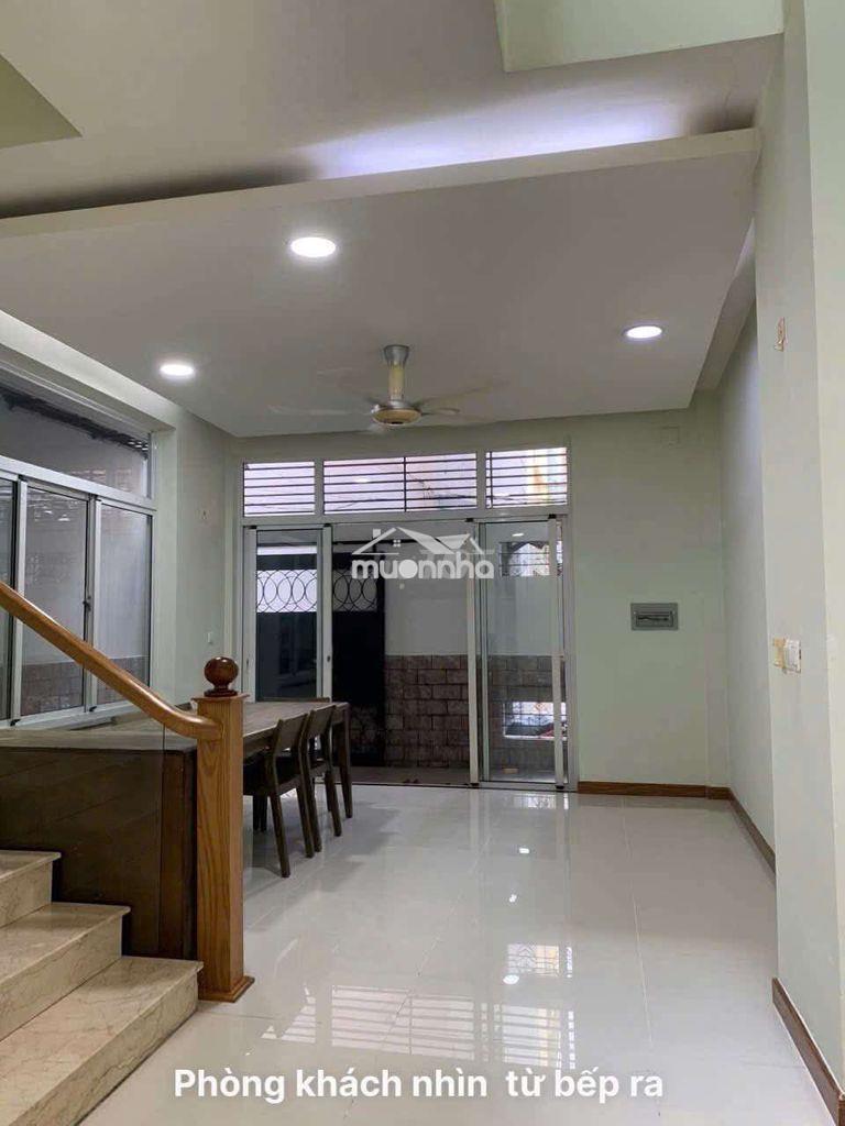 Nhà giá rẻ ngay etown tân bình