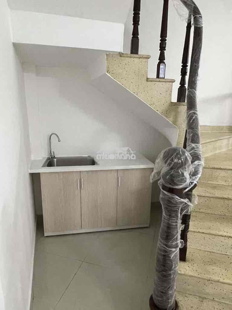 Nhà mới xây 2 phòng ngủ cách mạng tháng 8 - Ảnh 3