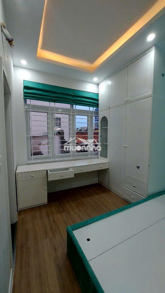 Cho thuê nhà nguyễn căn  đương nguyễn xí sát mt phạm văn đồng .