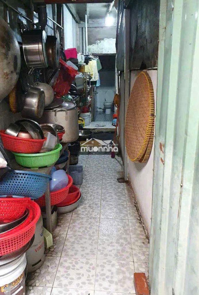 Nhà cấp 4 tiện xây mới ngang 8 hẻm xe hơi quận 4 - Ảnh 3