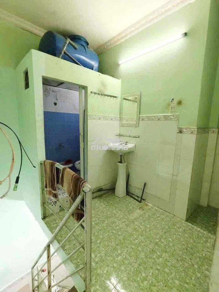 Nhà 2 tầng 3.3x6m giá 5tr500 nhanh mới kịp