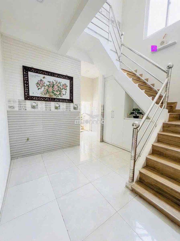 Giảm sốc 1 tỷ - [4m x 17m] nhà 3 tầng, đường nhựa 10m l kế bên đầm sen - Ảnh 4