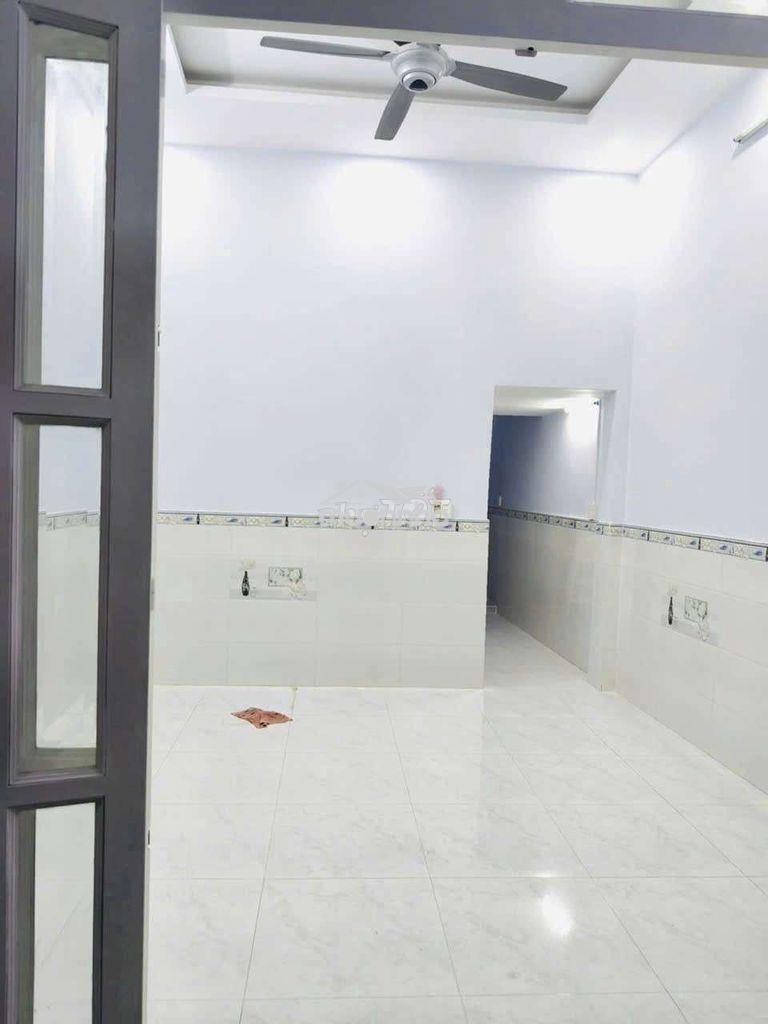 Cho thuê nhà nguyên căn hẻm 861 trần xuân soạn 3 phòng ngủ 
