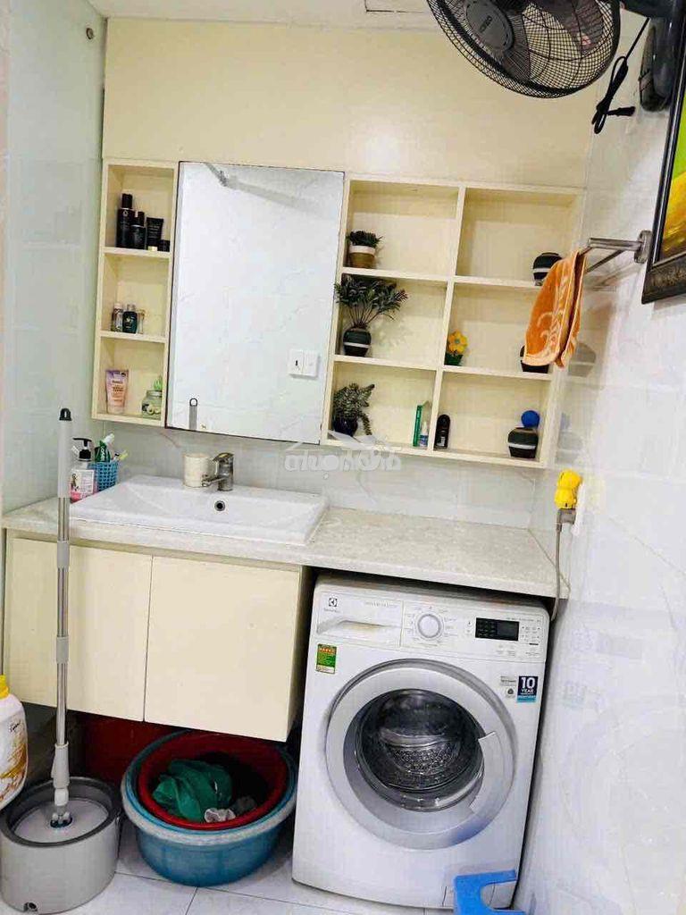Bán căn hộ 2 phòng ngủ chung cư 8x thái an