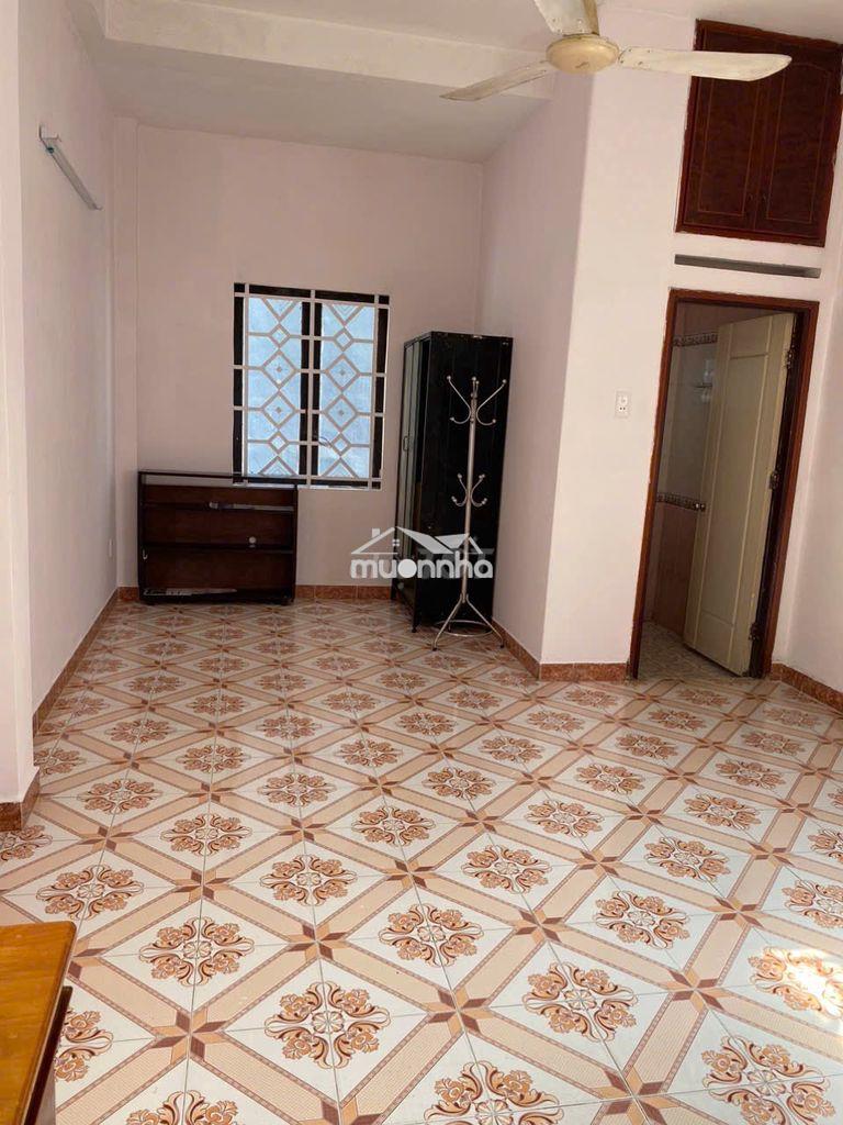 Đường đồng nai-q.10 phòng 28m2, wc riêng, có ban công giá 4tr