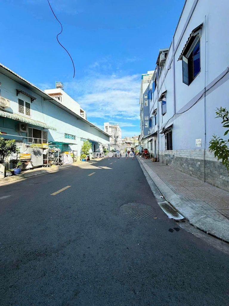 Đường nhựa 10m có lề - 68m2 vuông vức ko lg, quận 11 giảm 3 tỷ - Ảnh 2