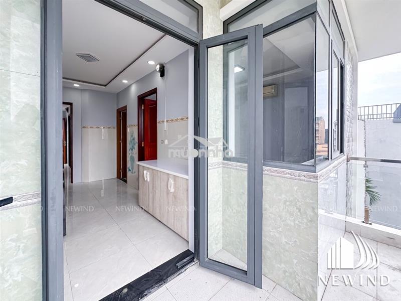 Cho thuê nguyên tầng 3pn 2wc ban công. gần bên kcx, ufm, sát đi quận 4