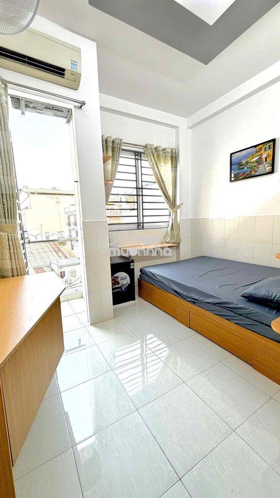 Cho thuê phòng ban công full nội thất mới ngay gần cầu ông lãnh