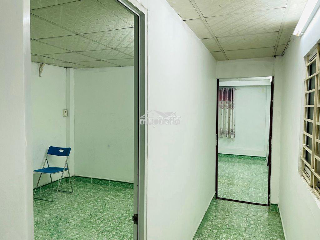 Nhà cho thuê giá rẻ, vô ở liền, gần đường trường chinh. - Ảnh 2