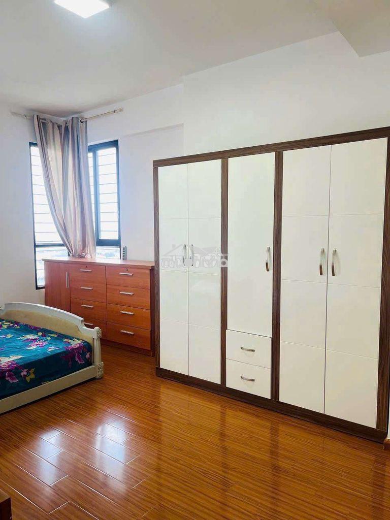 Cần cho thuê cc era town đức khải q7