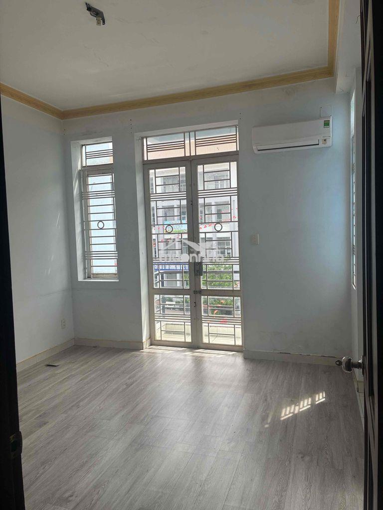 Cho thuê phòng ban công, khu phan xích long - Ảnh 2