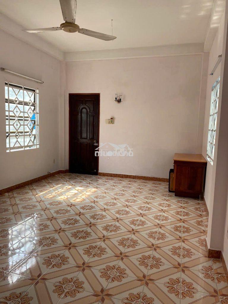 Đường đồng nai-q.10 phòng 28m2, wc riêng, có ban công giá 4tr - Ảnh 2