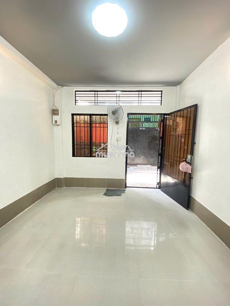 Nhà 3 tầng : gồm 1 trệt + 1 lầu + 1 lửng đúc - dtsd 93m2 giá 14tr