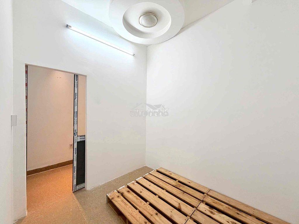 Sẵn 2 phòng ngủ ban công ngay cầu lê văn sỹ quận 3 full nội thất - Ảnh 3