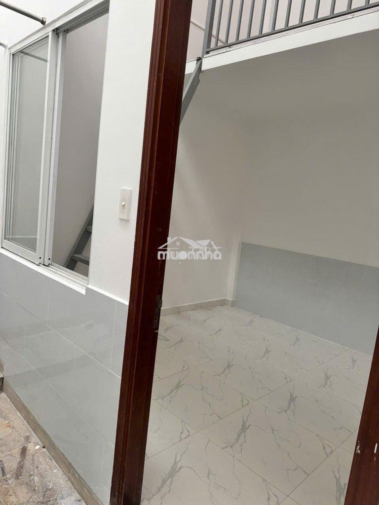 9 triệu quận 7 nguyên căn oto ngủ nhà