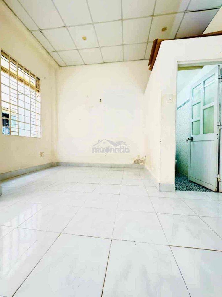Bán nhà ngay chợ tân định, quận 1. 2 tầng 21m2 chỉ 3,95 tủ - Ảnh 3