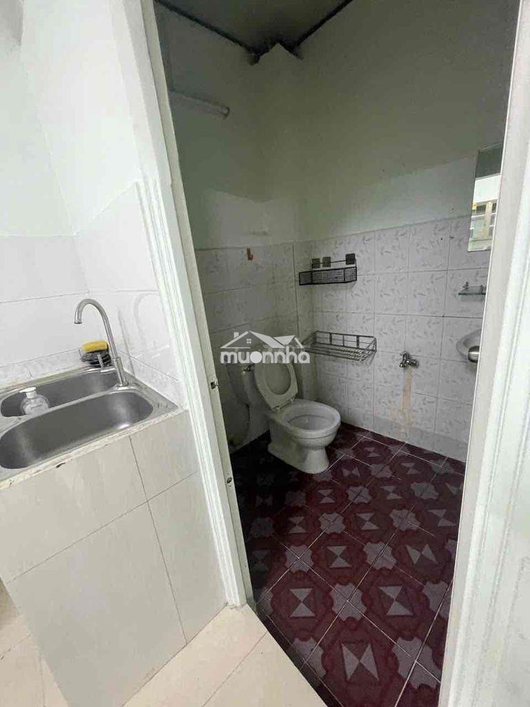 Nhà thuê 1 trệt 1 lầu - đường nguyễn trọng tuyển, phú nhuận - Ảnh 4