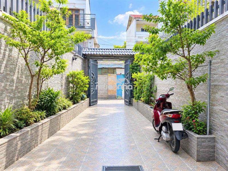 Bán nhà ngay cầu chà và- 118m2- 5pn- hẻm oto- giá hơn 7.5tỷ