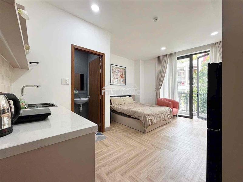 Cho thuê căn hộ 1 studio ban công gần toà nhà viettel quận 3