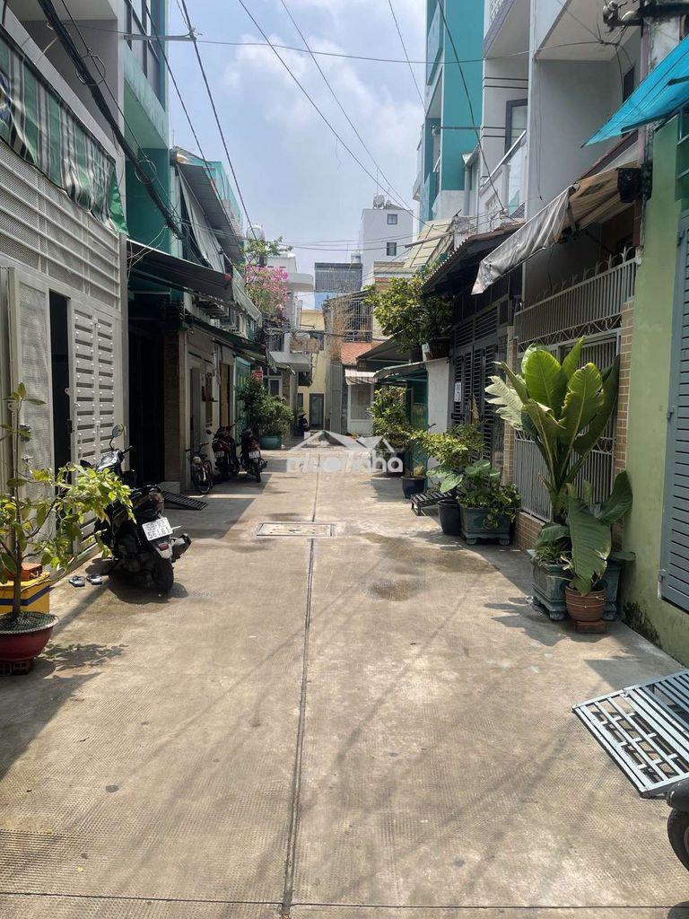 Nhà  3 tầng  bình  tiên,  đang  làm  dự án  cầu  đường  bình  tiên.