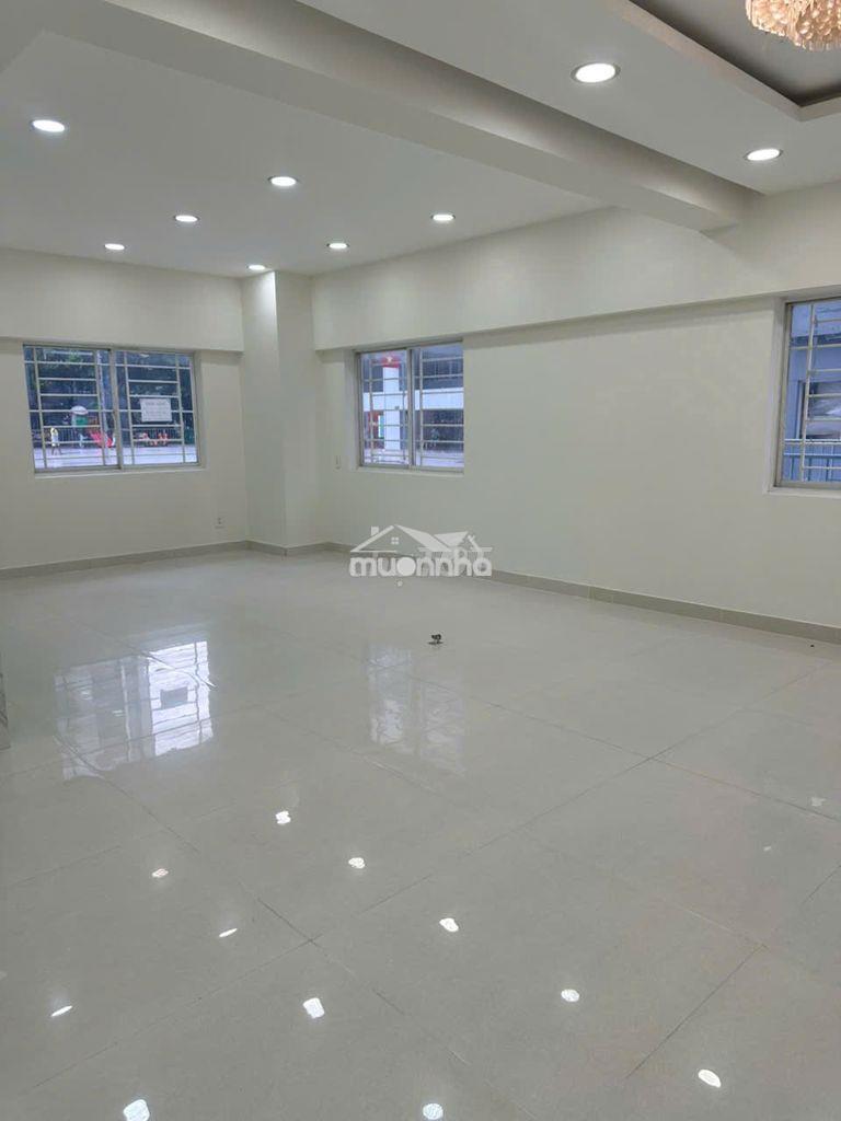 Bán tầng trệt căn hộ phú mỹ thuận. dt 144m, 3pn, 3wc, tiện ở, buôn bán