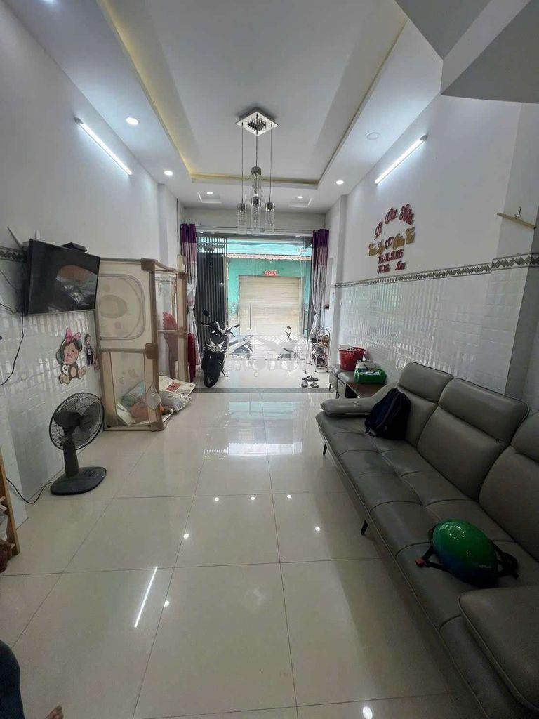 Nhà đẹp - hẻm rộng rãi - có máy lạnh - Ảnh 2