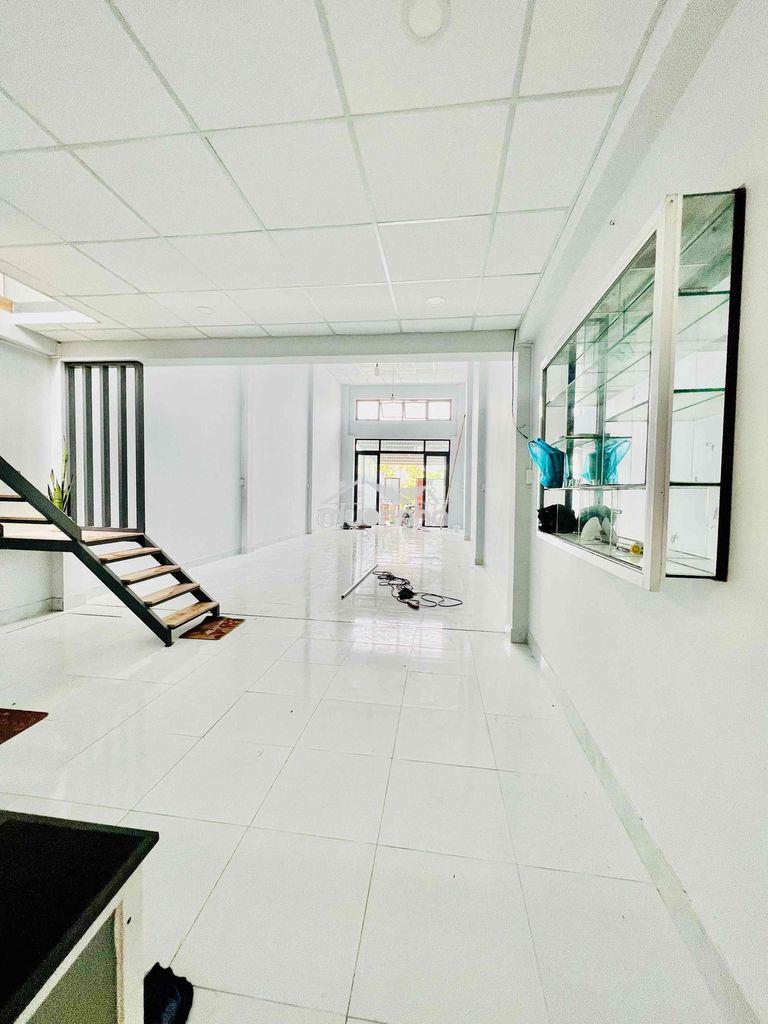 Cho thuê nhà dt 5x20m gác lửng trống xuốt hợp may mặc in ấn nhôm kính - Ảnh 3