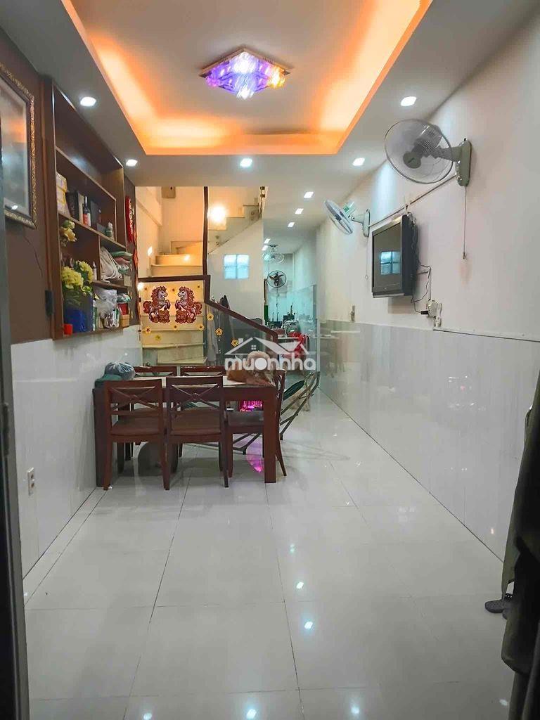 Cần bán gấp nhà q3