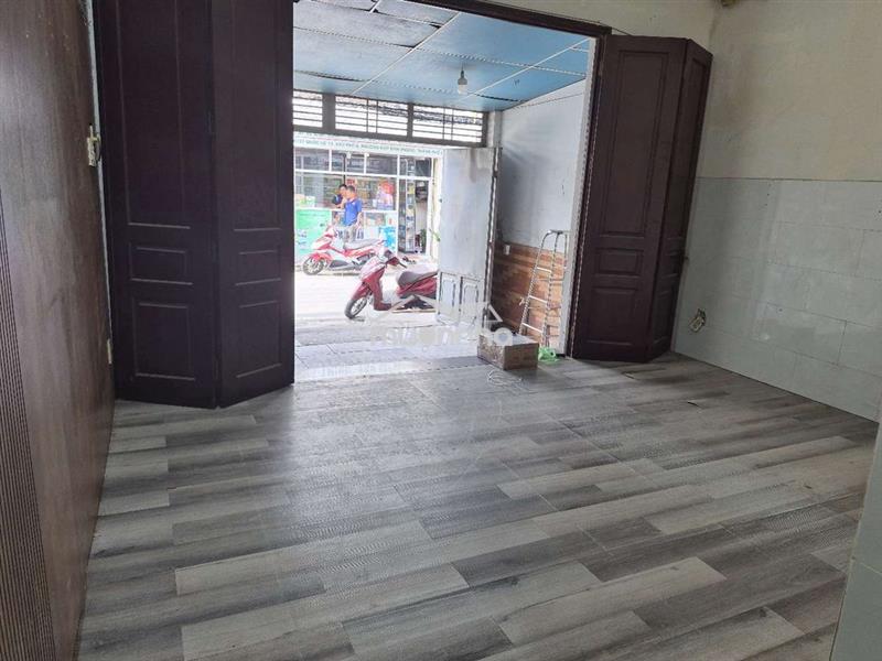 Nhà mặt tiền đường xe tải mua bán 