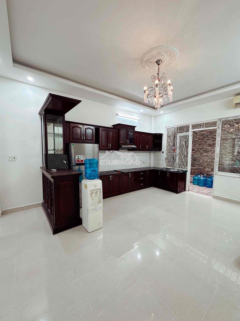 Trước nhà là công viên cây xanh - dt 5x20m - xe hơi đậu thoải mái - Ảnh 4