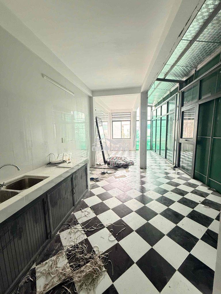 🟣🟣🟣🟣 Nhà dài rộng vừa ở và làm kho bán hàng 🟣🟣🟣🟣🟣 - Ảnh 2