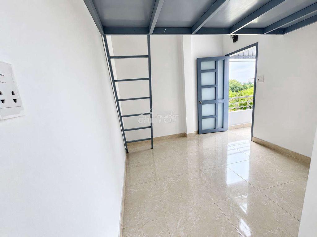 Phòng sẵn máy lạnh gác cao 2m  thông thoáng - ngay đại lộ võ văn kiệt - Ảnh 2