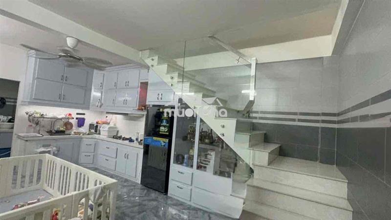 Hxh lạc long quân- quận 11. dt: 4x16m . 2 tầng