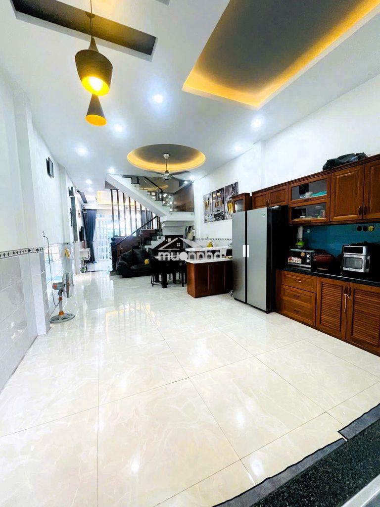 Nhà nguyên căn hẻm ô tô, sân rộng, đối diện vạn phúc city 5pn 200m2